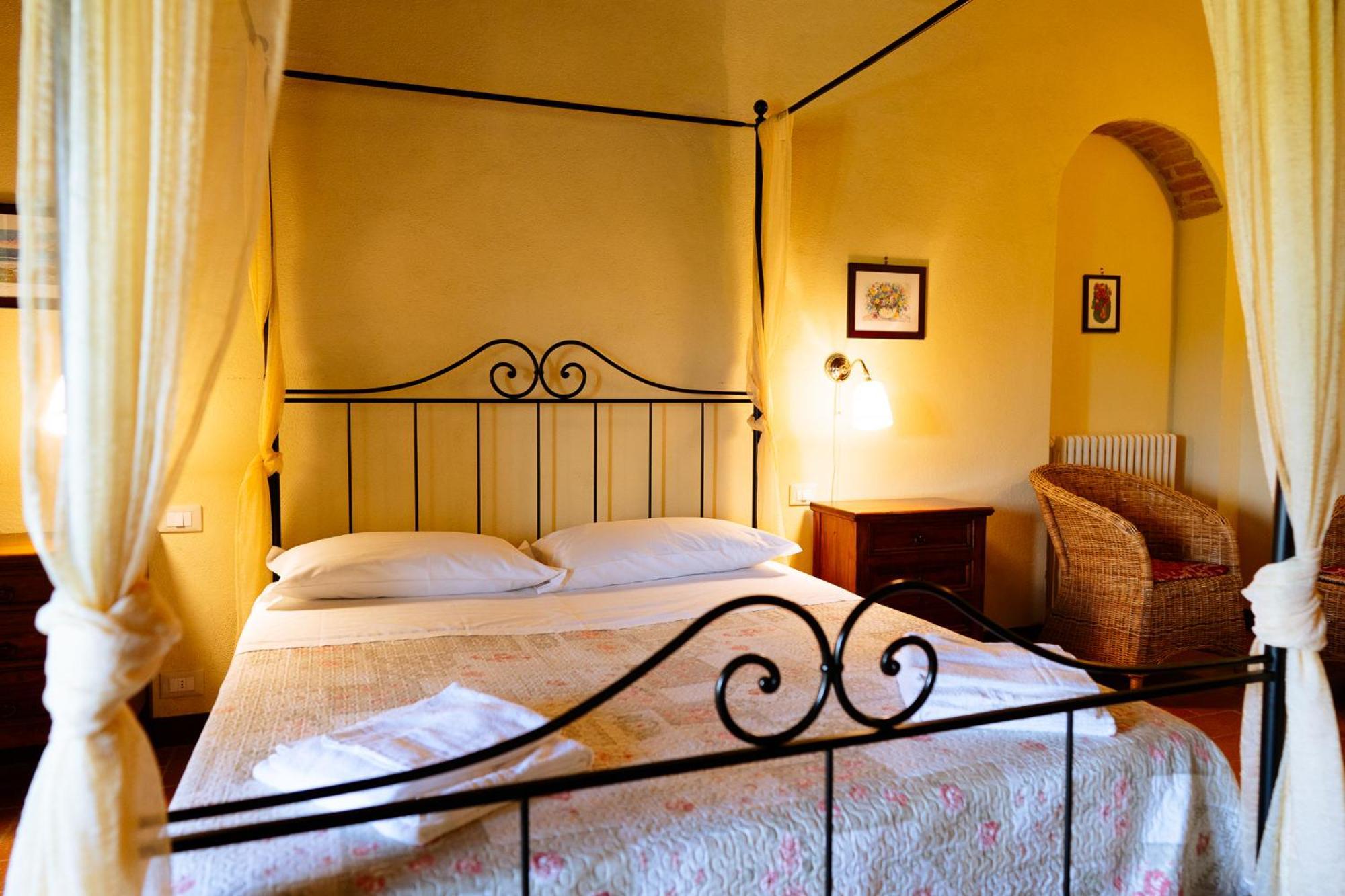 Villa Le Beringhe - Wine Pool & Relax Colle Val D'Elsa Exterior photo